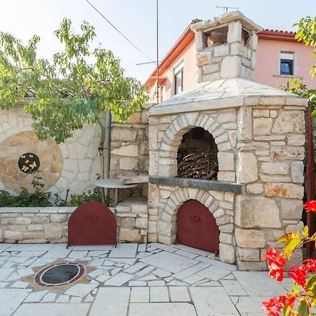 Kuca Za Odmor Lucy Apartment Pula Exterior photo